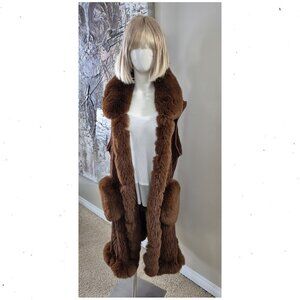 Melanie Lyne Sleeveless Faux Fur Poncho